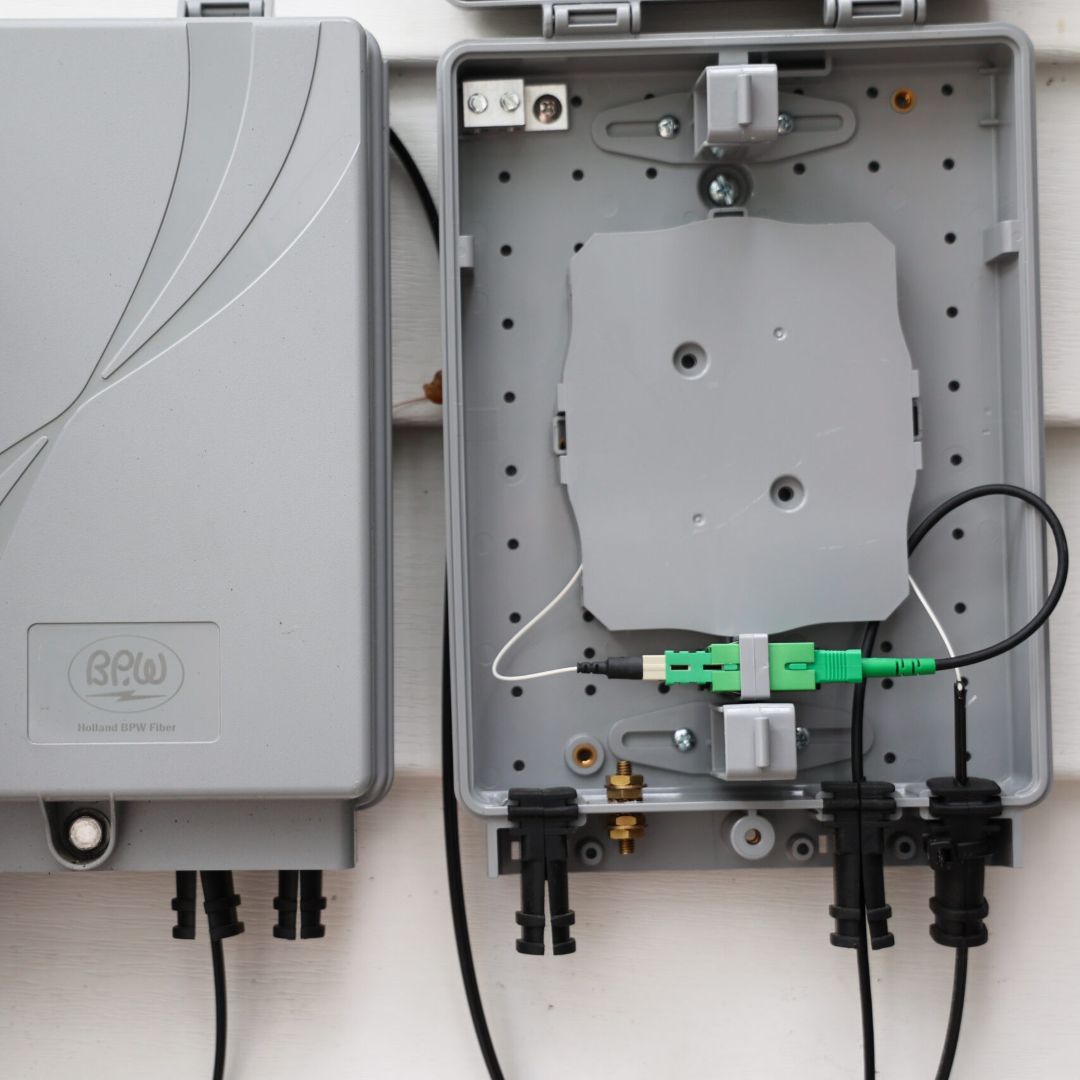 Broadband-updates-open-fiber-box-square